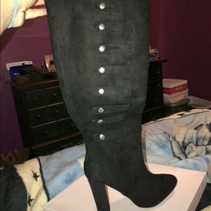 Veira wide calf heeled boots